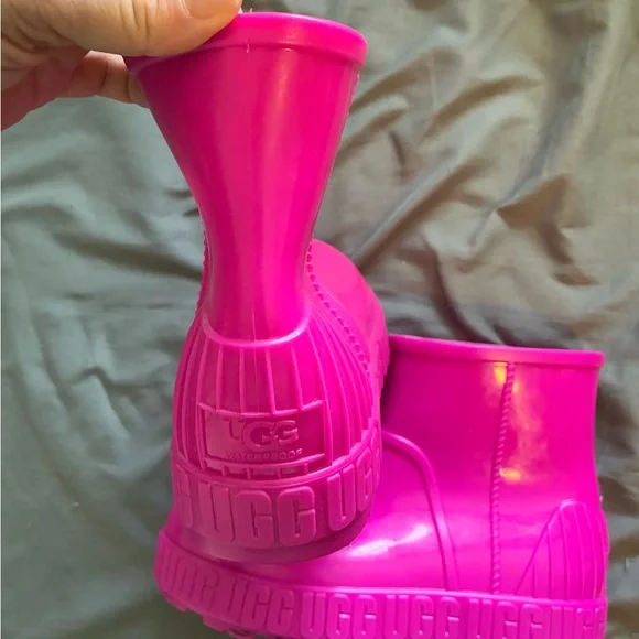 UGG Women’s Pink/Purple Drizlita Waterproof Rain Boots - Size 7! - Picture 5 of 11